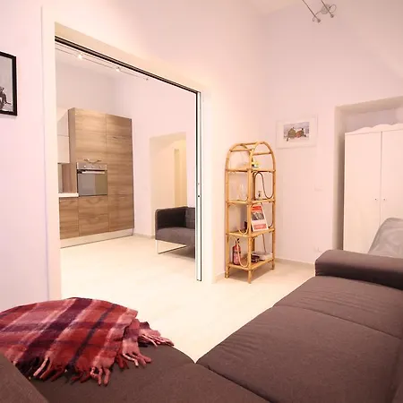 Vatican Museum Foodie Haven Apartment